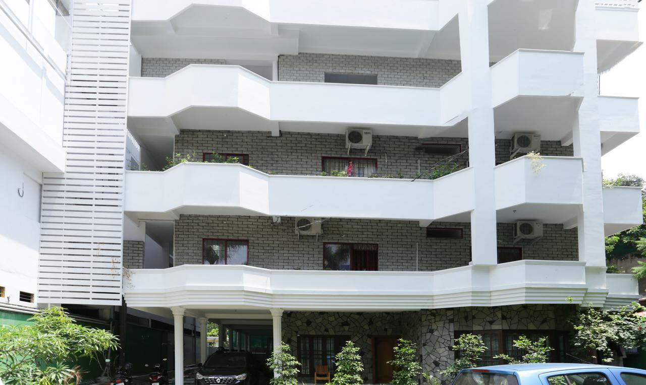 Hotel Heaven Gardens Kochi Exterior foto