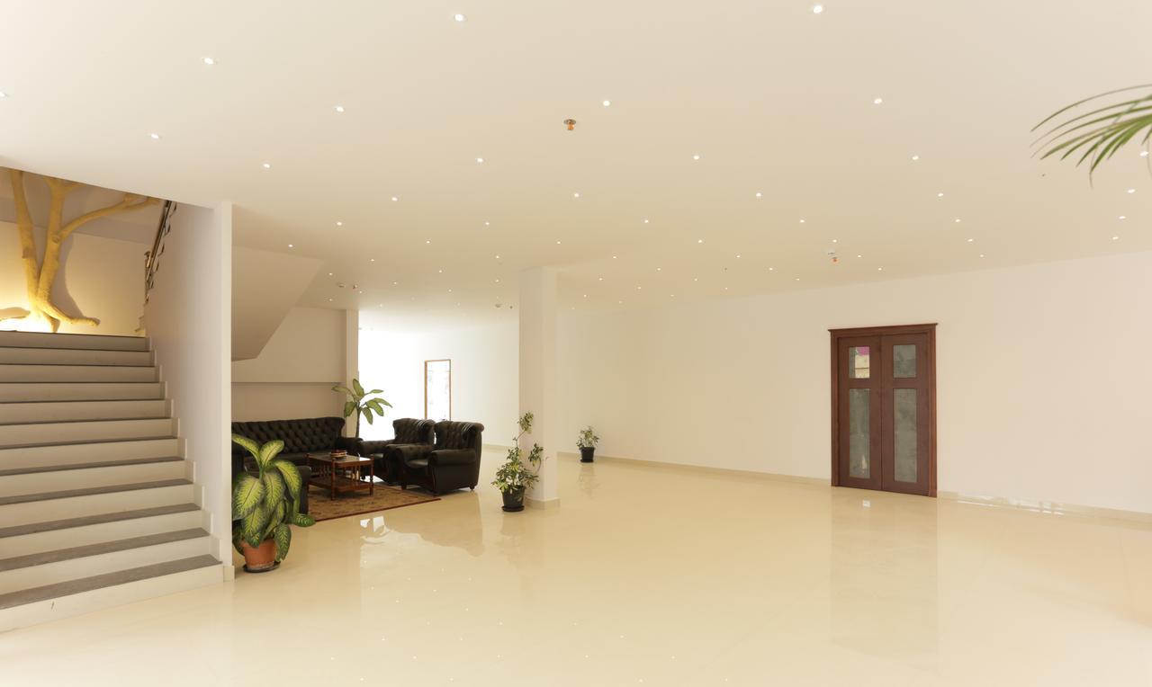 Hotel Heaven Gardens Kochi Exterior foto