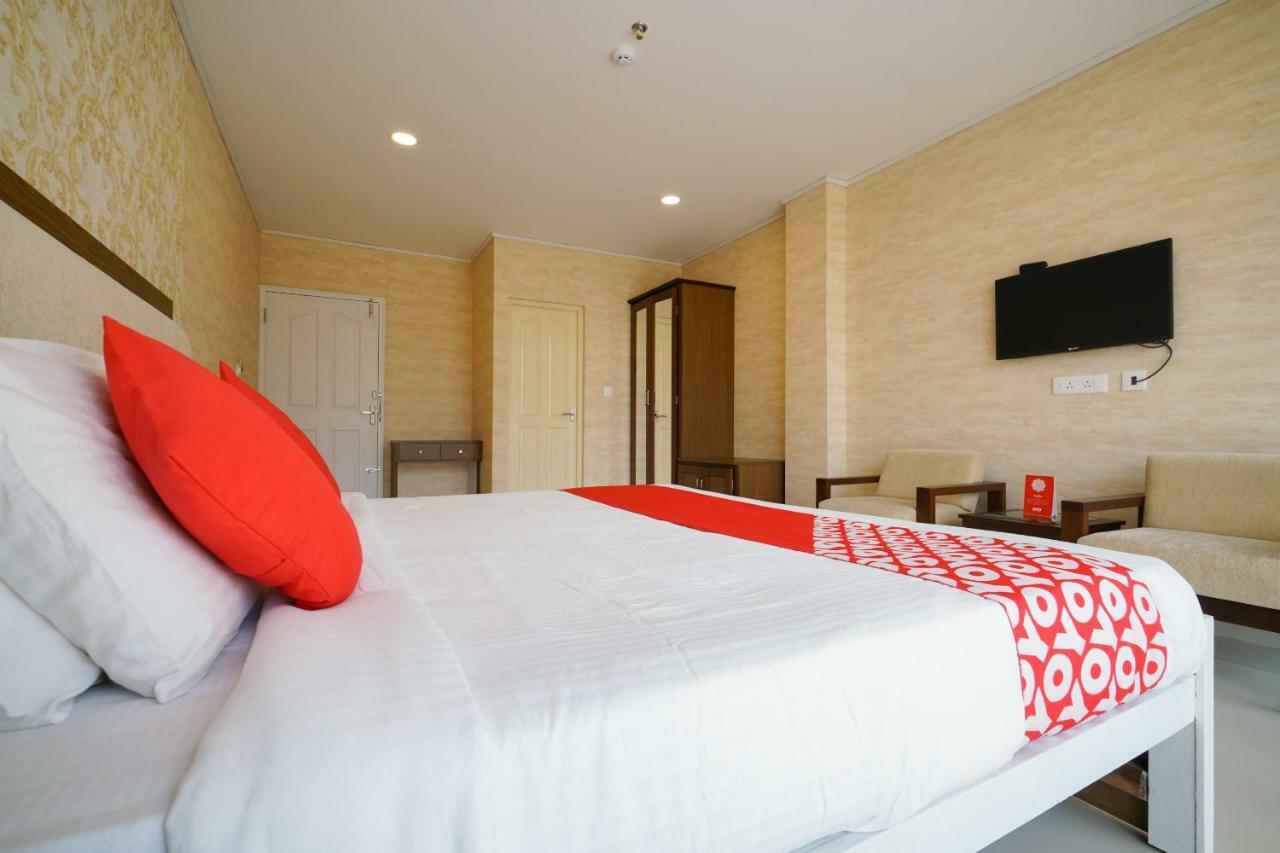 Hotel Heaven Gardens Kochi Exterior foto