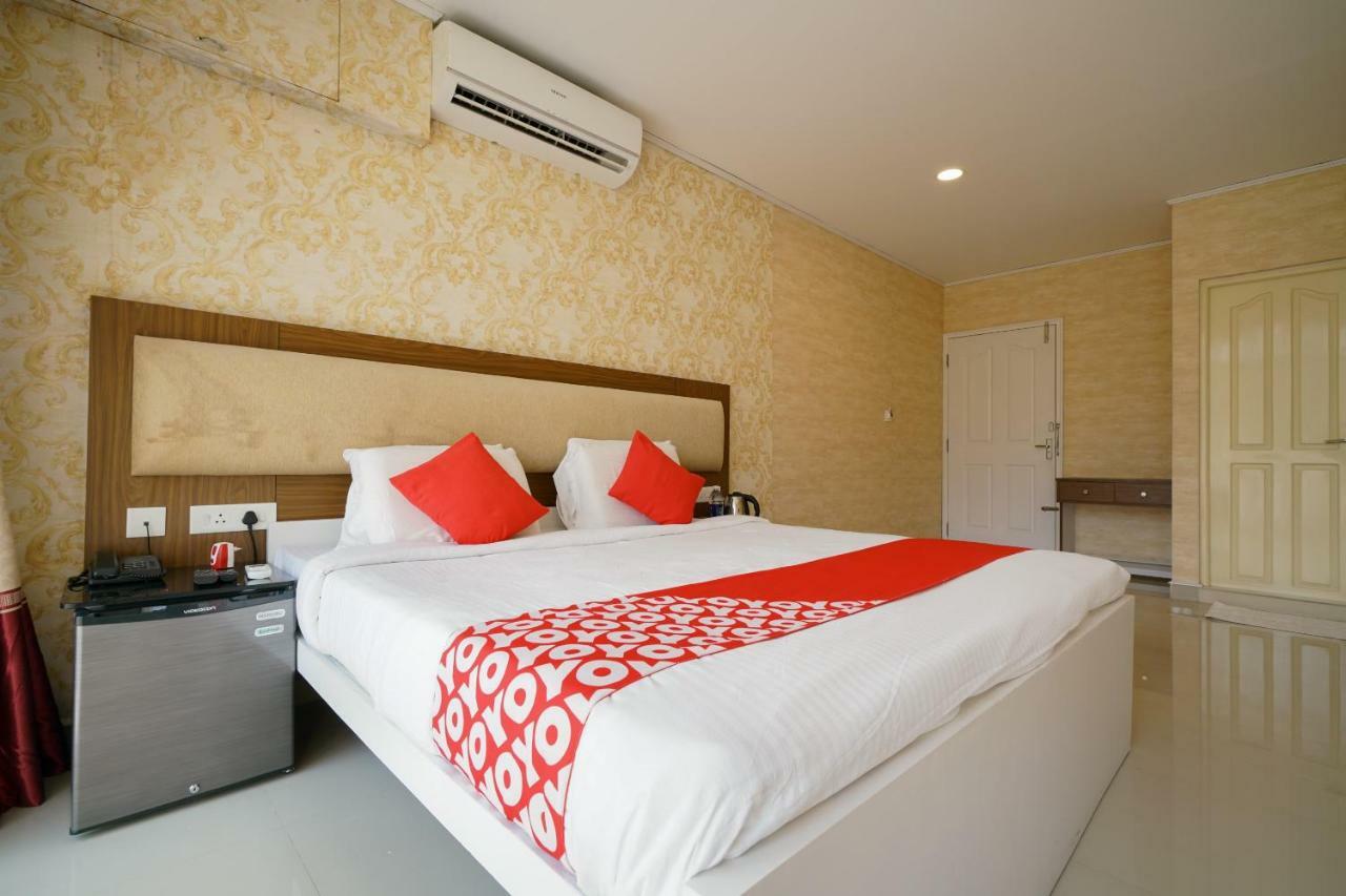 Hotel Heaven Gardens Kochi Exterior foto