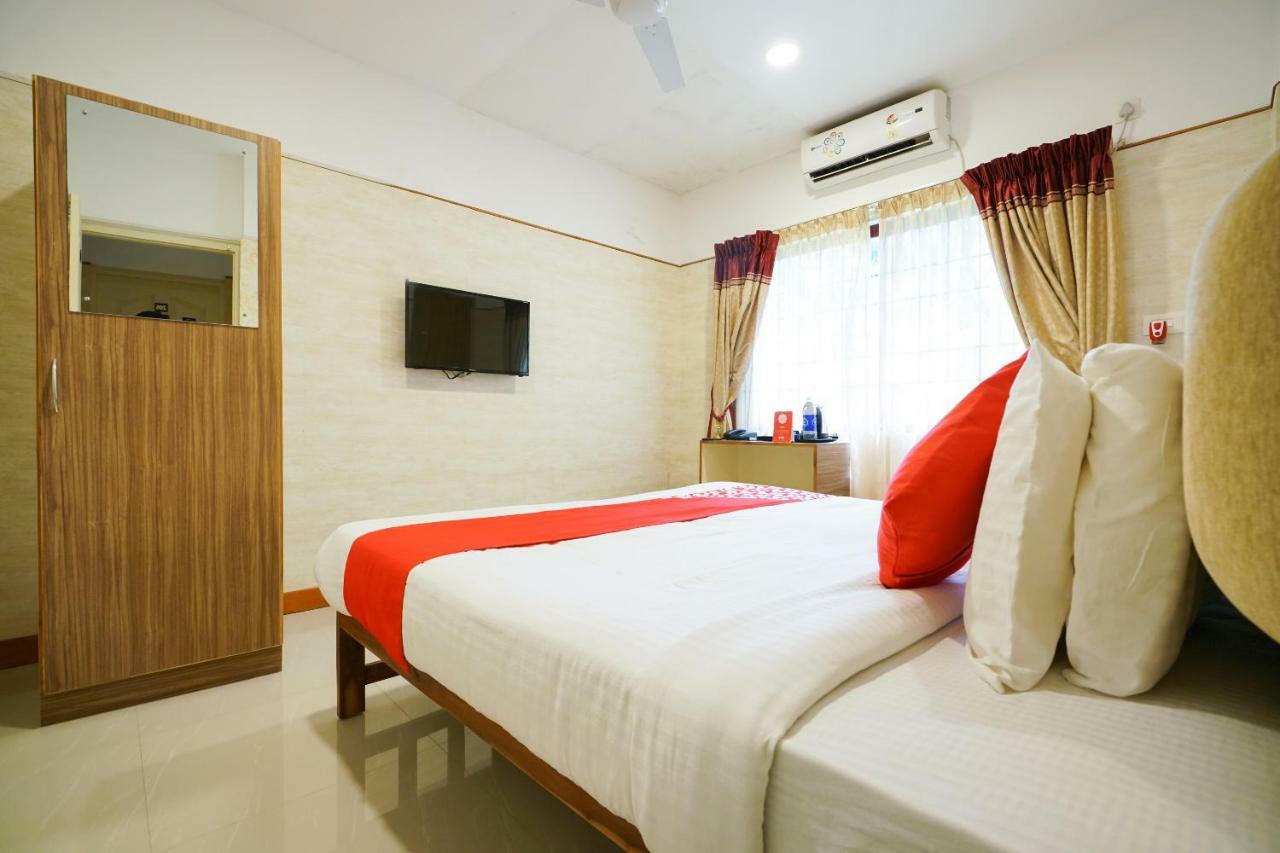 Hotel Heaven Gardens Kochi Exterior foto