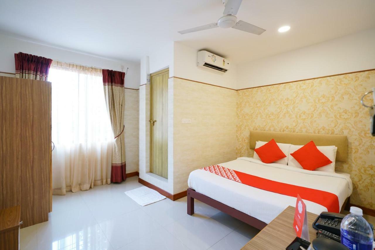 Hotel Heaven Gardens Kochi Exterior foto